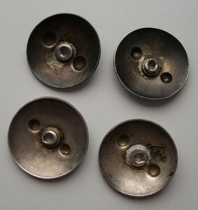 4 СЕРЕБРЯННЫЕ ГАЙКИ.