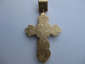 Крест золотой с камнями