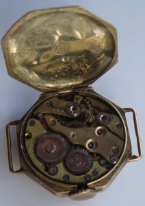 Часы 583.