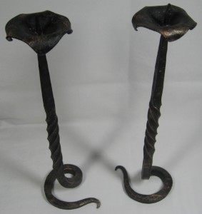 ПОДСВЕЧНИКИ 2 ШТ.