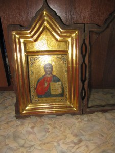 Вседержатель в красивом киоте