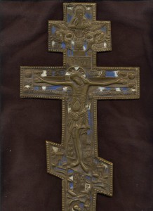 Крест с эмалью.