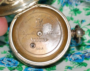 Часы с эмалевым рисунком