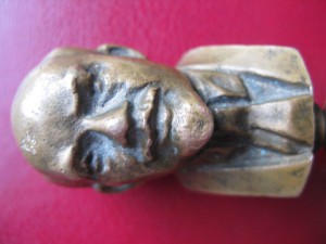 Печать - бюст В.И. Ленин , бронза.