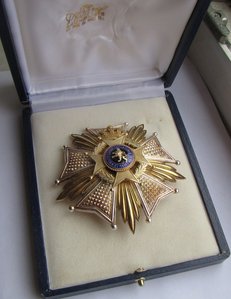 Звезда Ордена Леопольда II. С домиком в отличном состоянии.