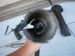 Maschinenpistole - MP 40 и ракетница.
