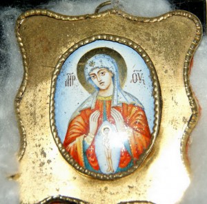 Финифть-Икона Божией Матери ''Помощница в родах''.Редкость.