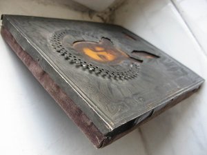 Икона в серебряном окладе.