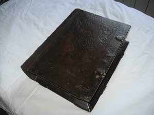 Каталог рукописных и старо печатных книг