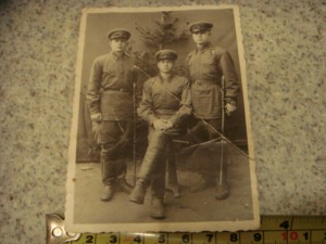 Военные с саблями