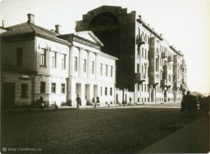 Большая льняная скатерть Т-го дома Бр.Старшиновыхъ Москва