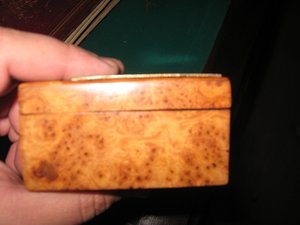 Шкатулка из карельской березы