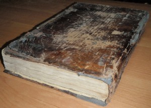 Книга церковная большая.