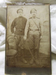 Дореволюционная фотография с двумя военными  (до 1917 года)
