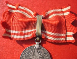 6 предметов(медали и ордена)