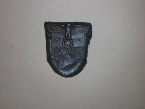 лот из 8 предметов