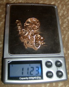 13 значков (отличники СС, союзы..)