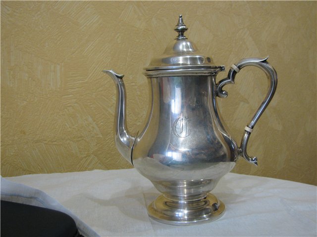 Кофейник и кувшин серебро