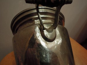 Самовар - эгоист, рюмка.