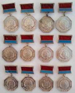 ЗАСЛУЖЕННЫЕ УССР    12 ШТ