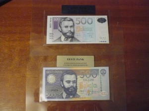 Эстония 500 крон UNC в слабе 1996 и 2000 года 	Сообщение