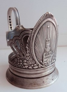красивый подстаканник с кремлем