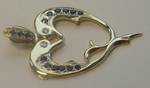 Подвеска "Дельфины"