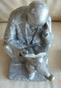 "Ленин за книгой" Статуэтка.