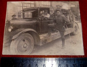 Пожарники на пожарной машине  20-30 годы