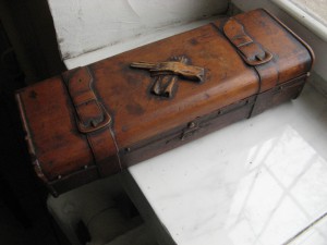 Шкатулка или Ларец для хранения Дуэльных перчаток