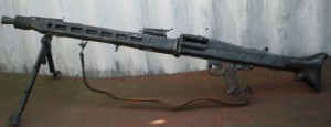 немецкий пулемет -МG-42 1943г. (СХП) НА ХОДУ)))