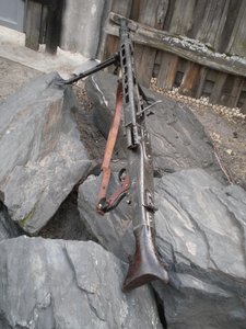 немецкий пулемет -МG-42 1943г. (СХП) НА ХОДУ)))