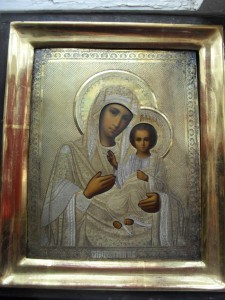 Смоленская икона Богоматери. Серебро 84