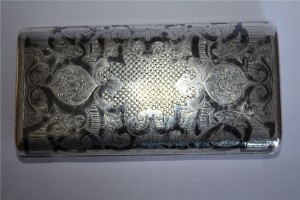 Табакерка  двустворчатая , чернь , 84 пр.