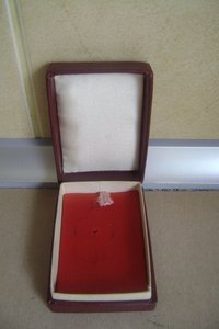 Коробочка под значок