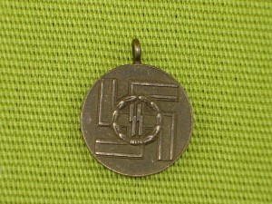 Миниатюра знака за выслугу 8 лет в СС.