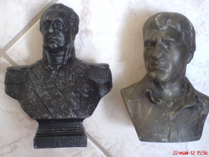 Бюсты Кутузов и Высотский