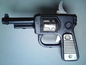 Револьвер детский,стреляющий пистонами.СССР