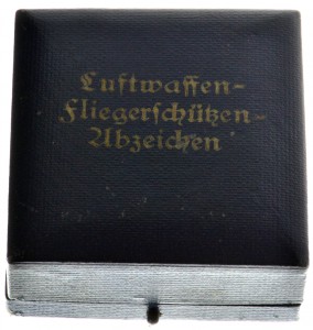 Знак воздушного стрелка и радиста