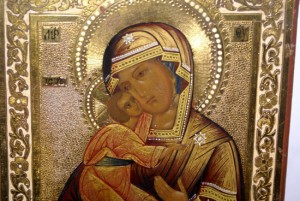 Матерь Божья Феодоровская на золоте в киоте