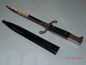 Короткий штык пожарного. Парадник с пилой.