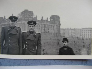 Альбом БОЕВОЙ. Развалены Рейхстага, самолеты ПО-2.