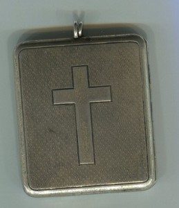 Финифть в серебре.