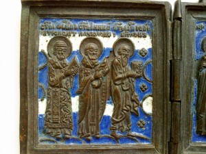 Трехстворчатый складень,с эмалями,красив и в прилич сохране.