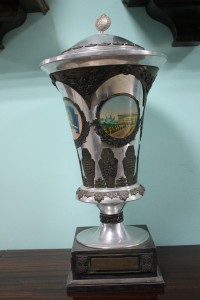 Кубок спортивный 1950-х годов.Большой и красивый.