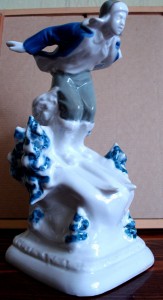 Лыжник Фарфор