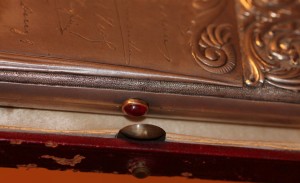 Серьезный портсигар. Сфинкс, бриллианты, Морозов. Деливрон.