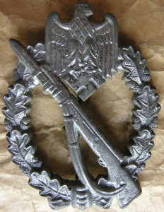 Пехотник - клеймо [b]AS[/b], цинк- массив , остатки  серебре