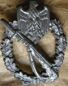 Пехотник - клеймо [b]AS[/b], цинк- массив , остатки  серебре