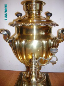 Самовар ваза с подносом.
